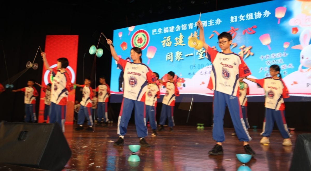 （双头之一）大都会/逾千人闹中秋，巴生福建会馆热烘烘