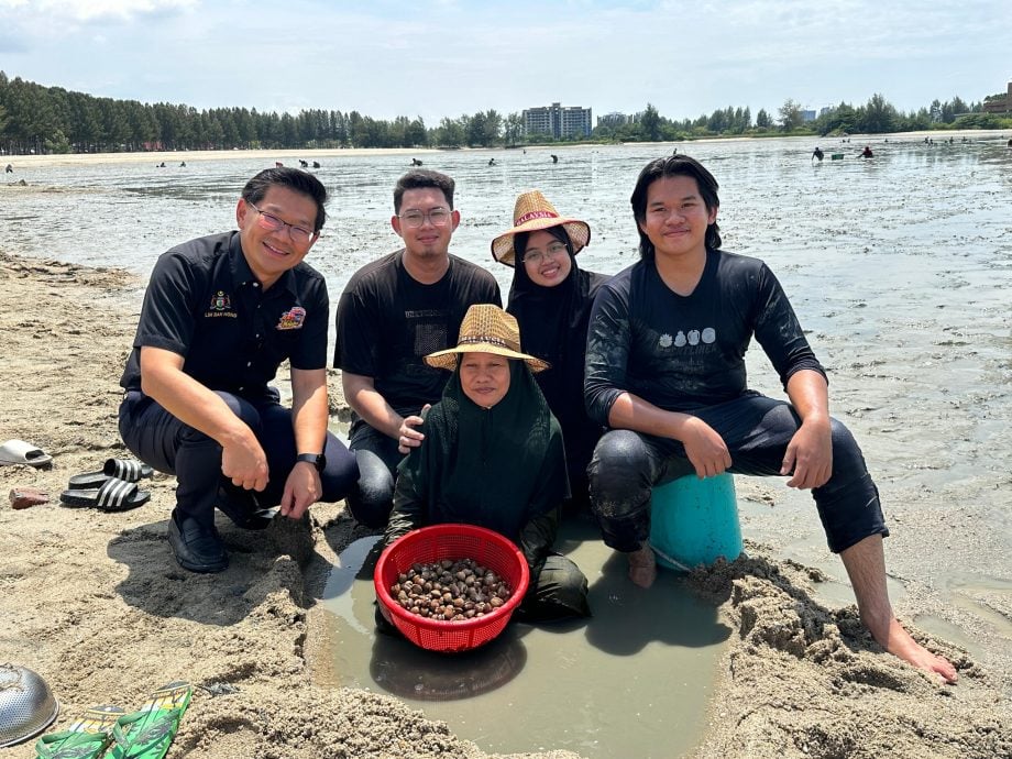 (古城封面副文)吉里望海域近日出现大量西蚶,林万锋提醒民众必须把安全摆在首位