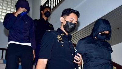 涉嫌索贿被控   2警员不认罪