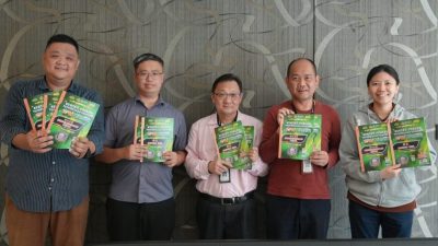 “爱华文”助力SPM考生   剪报头换华文历年考题