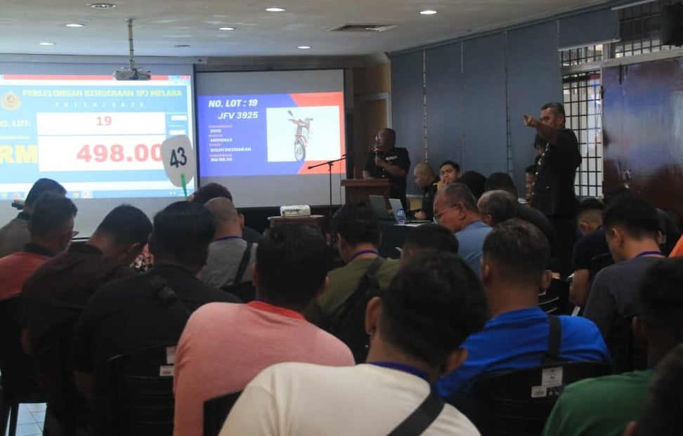 （古城第七版主文）甲州陆路交通局举行充公交通工具公开拍卖会