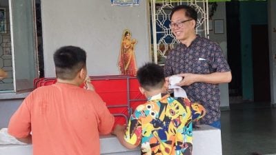 刘志俍：遭欠债父遗弃   小兄弟住进儿童之家