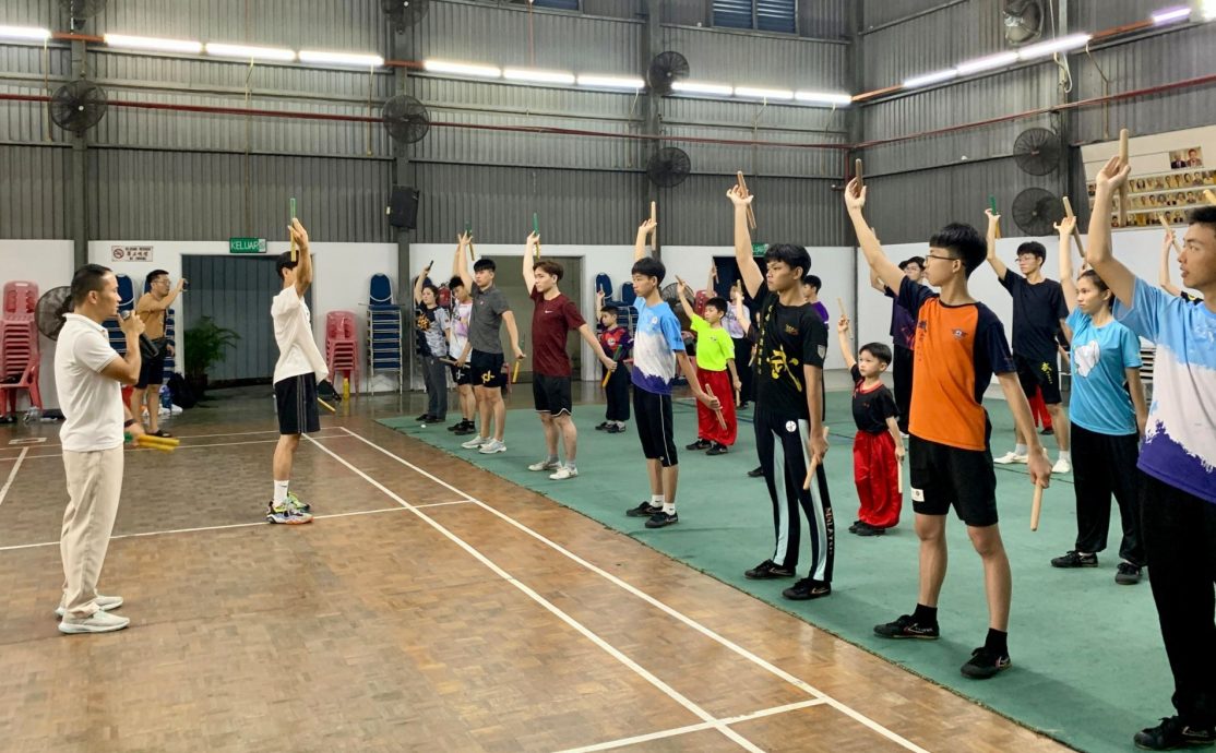 （古城第二版主文）【带你去找爱】：英歌舞