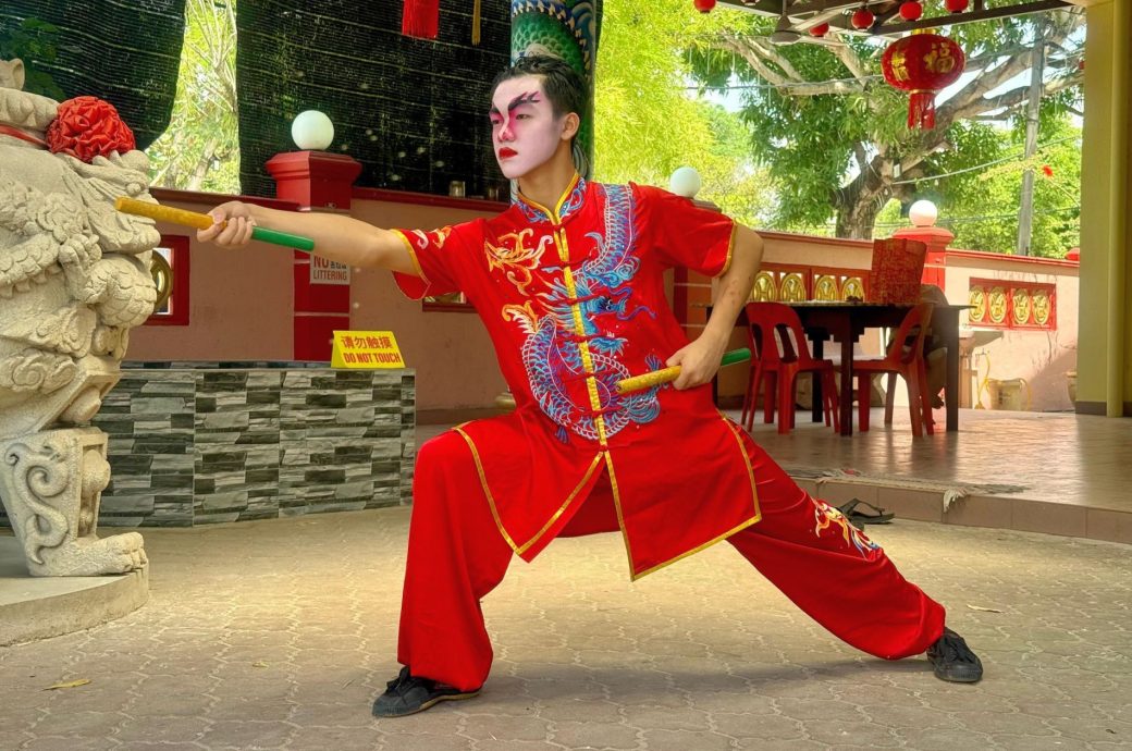 （古城第二版主文）【带你去找爱】：英歌舞