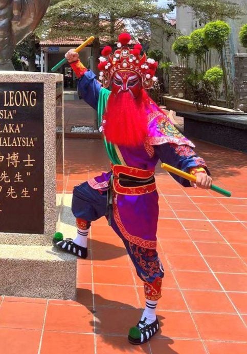 (古城第二版主文)【带你去找爱】:英歌舞