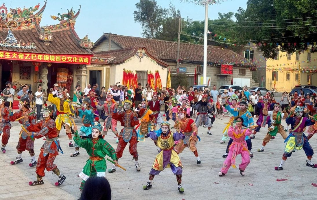 （古城第二版主文）【带你去找爱】：英歌舞