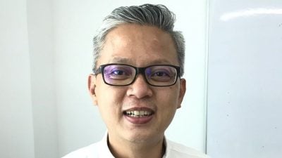 政府学校严禁办酒会|许金汉：学校租借礼堂增收入   “勿曲解为宣扬喝酒文化”