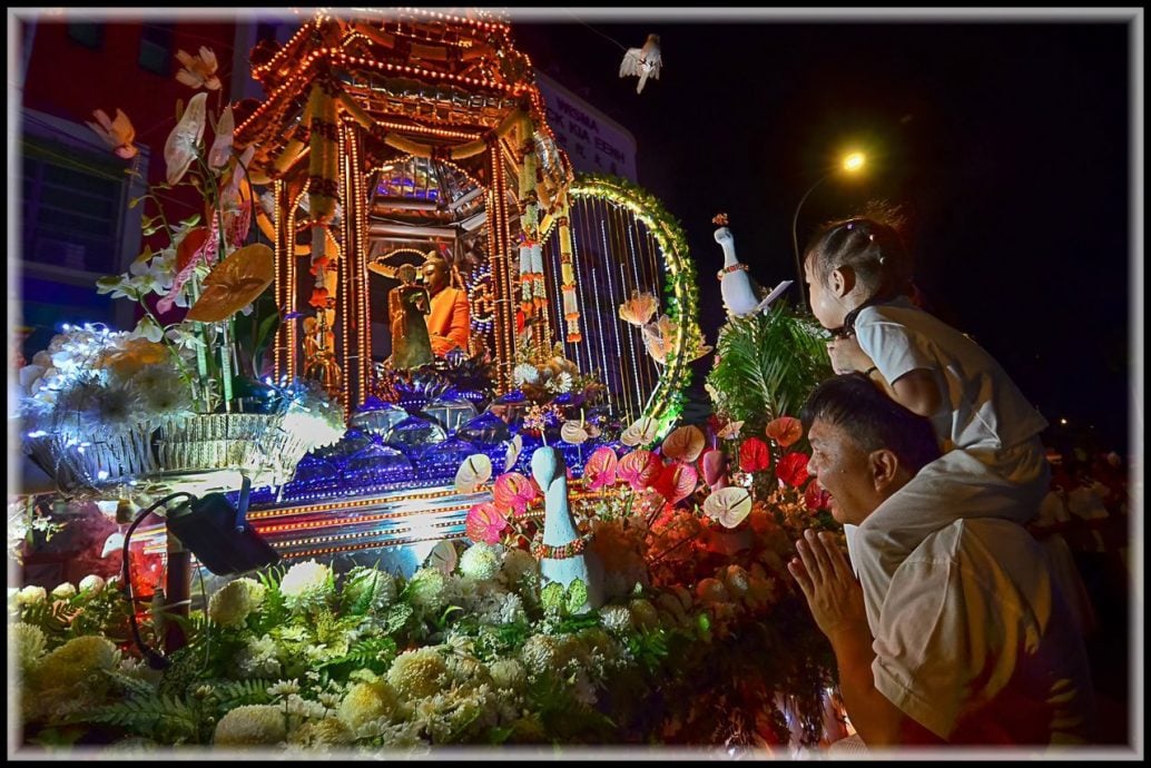 (古城第五版主文)31日起办卫塞节花车游行摄影展 免费开放公众参观