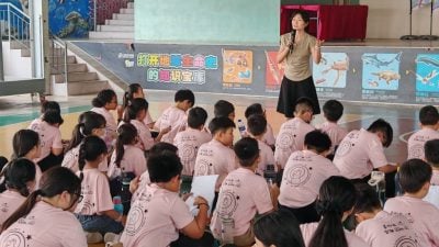 黄婉琦：父母勿急说教   “学习先接纳孩子情绪”