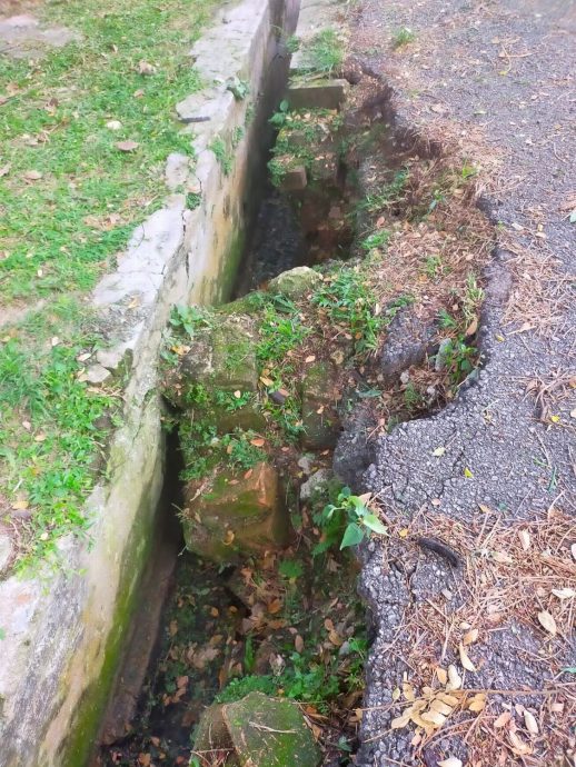 (古城第六版主文)甘榜拉班沟渠阻塞已正在修复