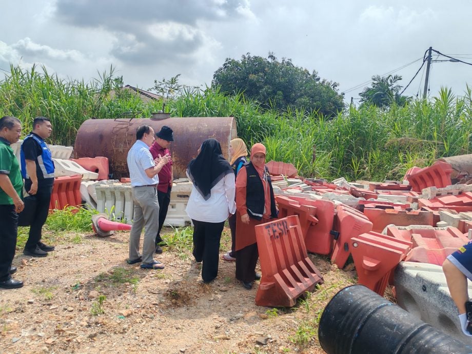 （古城第四版主文）马打古精一带发生多宗骨痛热症病例，执法人员发现当地有超过百处有蚊虫繁殖
