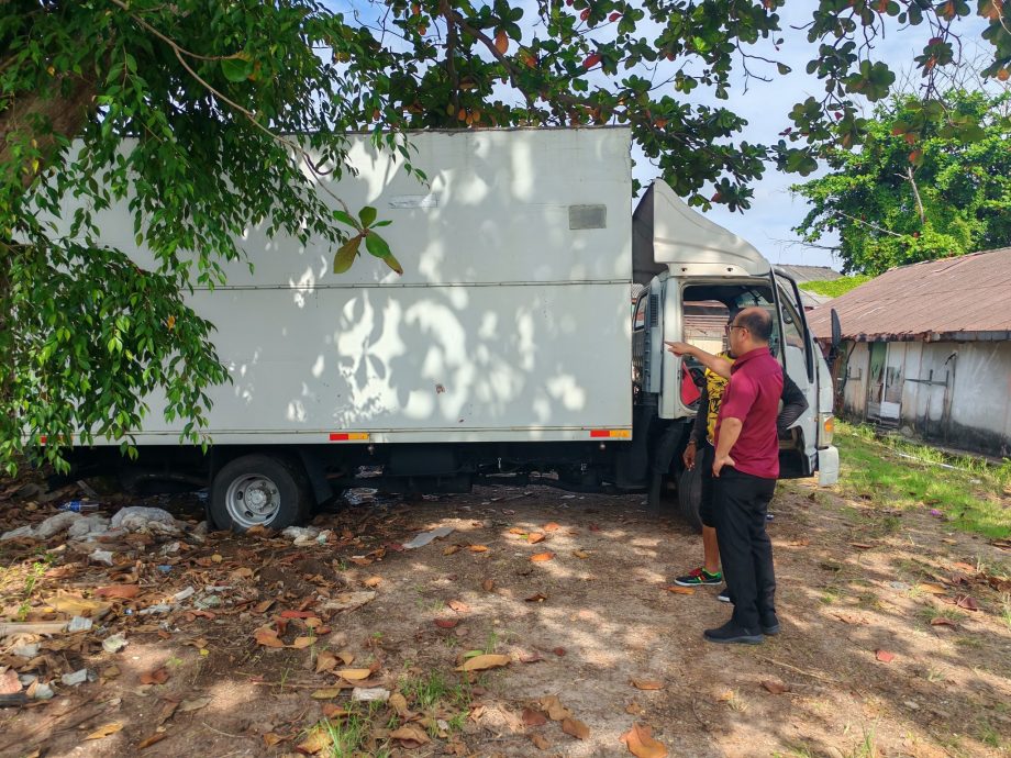 （古城第四版主文）马打古精一带发生多宗骨痛热症病例，执法人员发现当地有超过百处有蚊虫繁殖