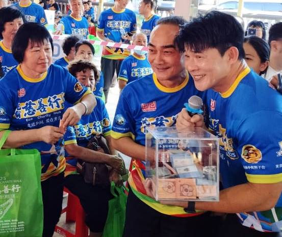 (大北马)800人参与慈善行 为光育筹得1.5万建校基金