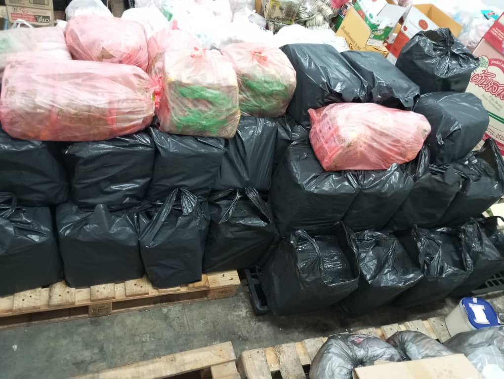 （大北马）974公斤走私香肠闯关卡被截获