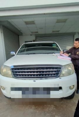 （大北马）974公斤走私香肠闯关卡被截获