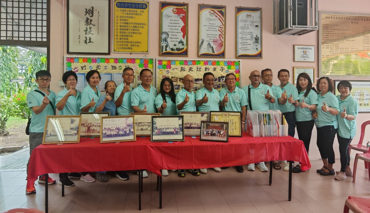 （大北马）吉打亚依淡育民华小93周年校庆，逾百名校友回到母校忆当年，当中还包括三代同堂的校友。