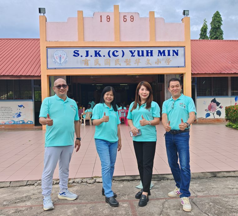 （大北马）吉打亚依淡育民华小93周年校庆，逾百名校友回到母校忆当年，当中还包括三代同堂的校友。