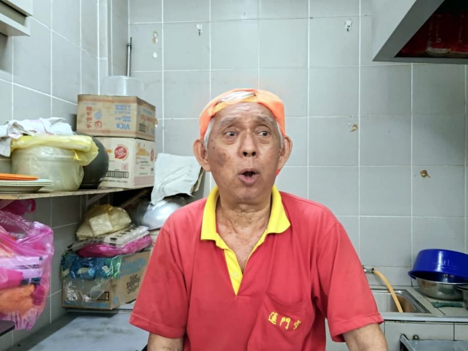 一把风扇电灯 费用涨逾200%   小贩投诉国能征零售费