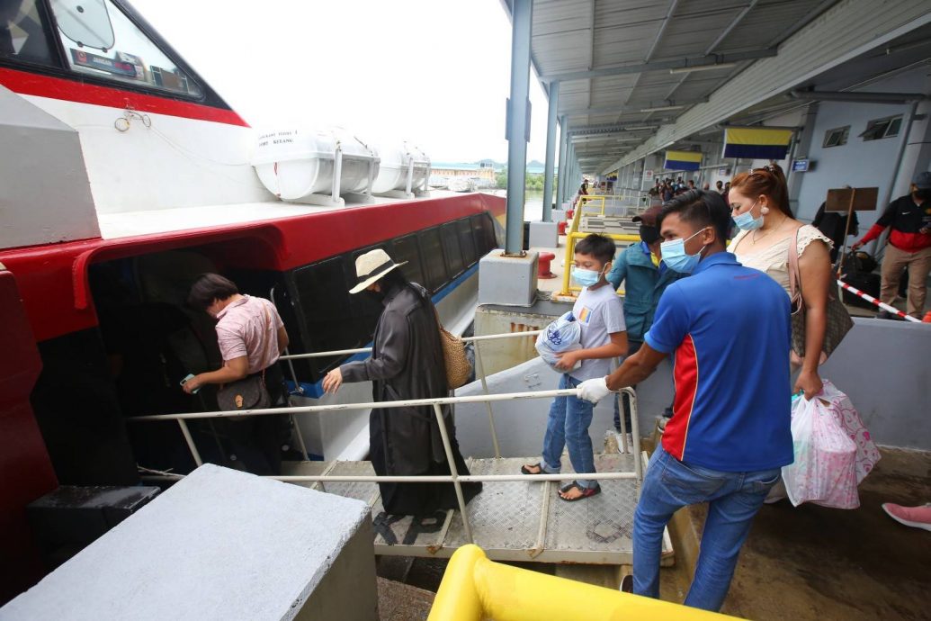 (大北马)屠妖节连假,4天4.2万人次搭船进出交怡岛