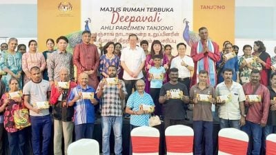 建议轻快铁明年4月施工 林冠英:让民安心过佳节