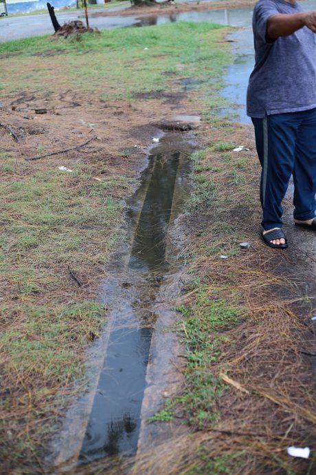 （大北马）暴雨致河水倒灌民宅 罗炜家雨后赴灾区 促排水系统升级