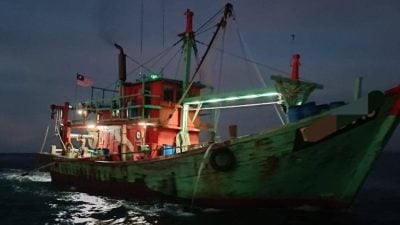 扣3渔船 捕11泰渔民 渔业局充公150万令吉财物