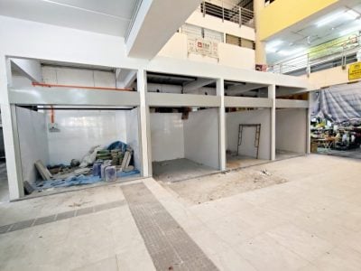 峇央峇鲁巴刹次阶段施工未完成  小贩：临时摊位不通风