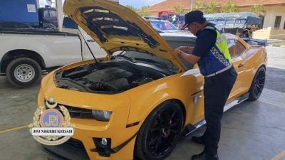 跑车路税过期 抵触交通法令 被JPJ扣押开传票