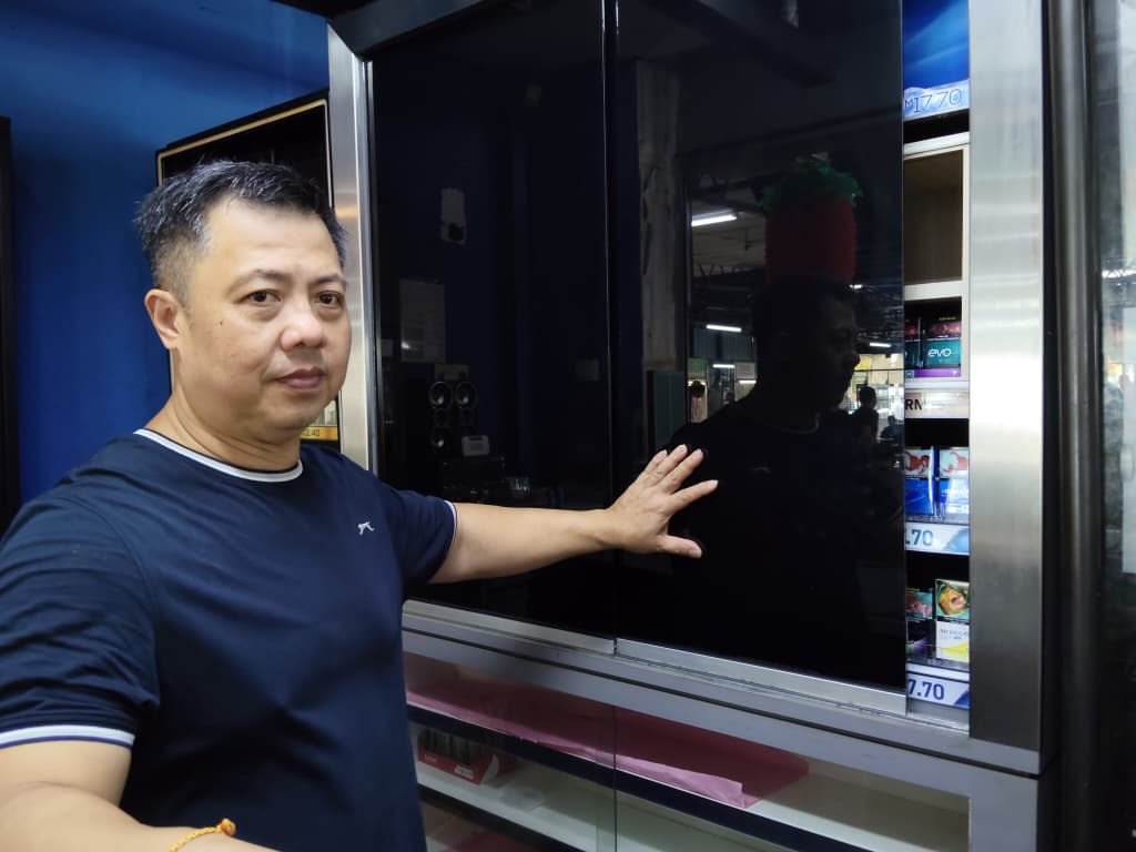 业者：一年前已这样做   香烟遮着卖 问题不大