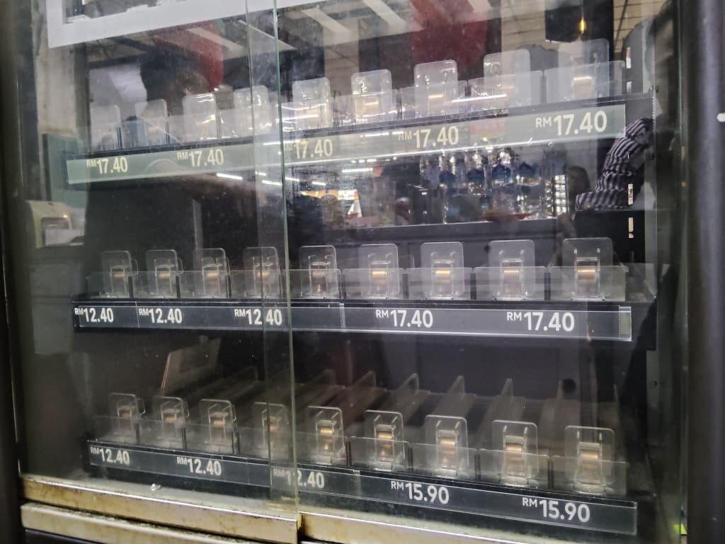 业者：一年前已这样做   香烟遮着卖 问题不大