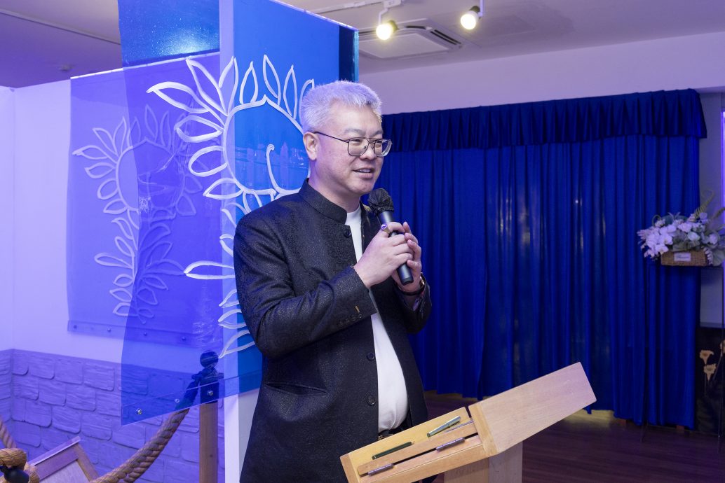 (大都会)艺术家陈厚玏重塑 400年沉船残瓷转化为雕塑艺术品/3图