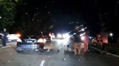 东甲夺命车祸 华裔情侣与2巫青丧命
