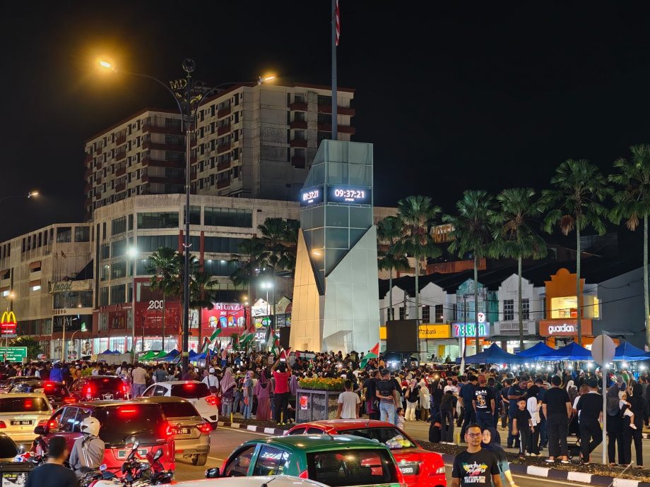 (已签发)全国:逾千人涌上哥打街头集会 抗议以色列拦截“全球坚韧船队”