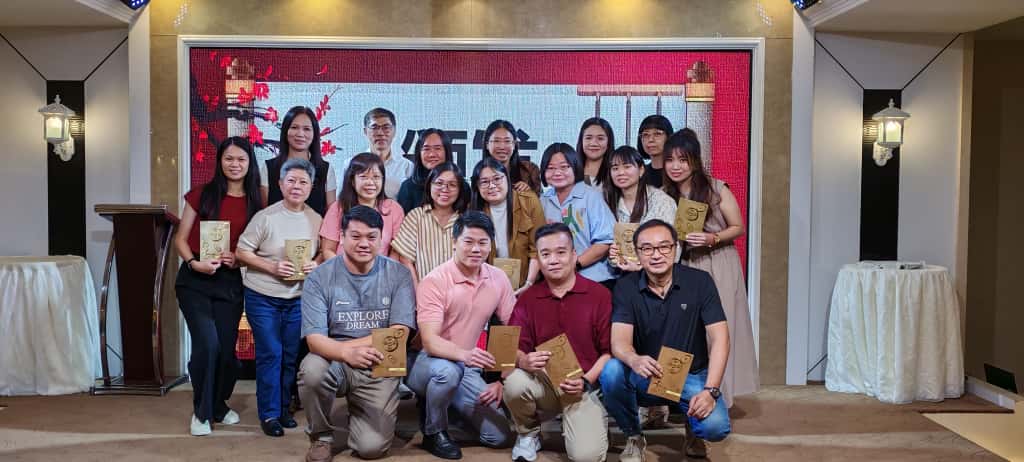 (已签发)柔:华民学校设“优秀教师奖” 表彰教师付出