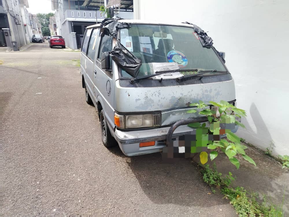 (已签发)柔:古来市议会连续3天执法   拖走占用车位废置车