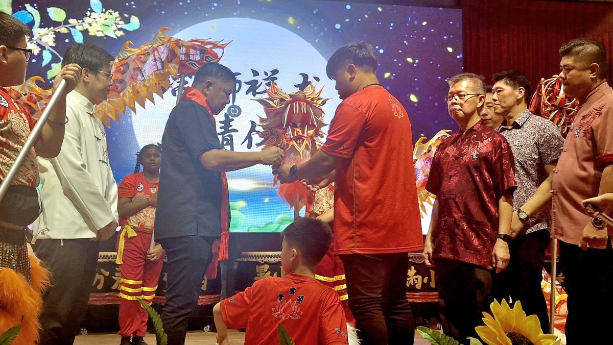 哥打培华102周年校庆办中秋义卖会 筹获14万令吉善款