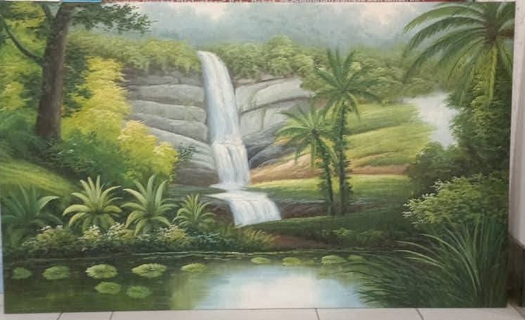 哥打旅游资讯中心2装饰画被窃   警吁民众提供线索