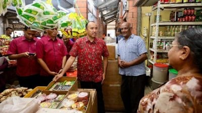 嘉福尼巡视古来巴刹   促加快设施改善吸引人流