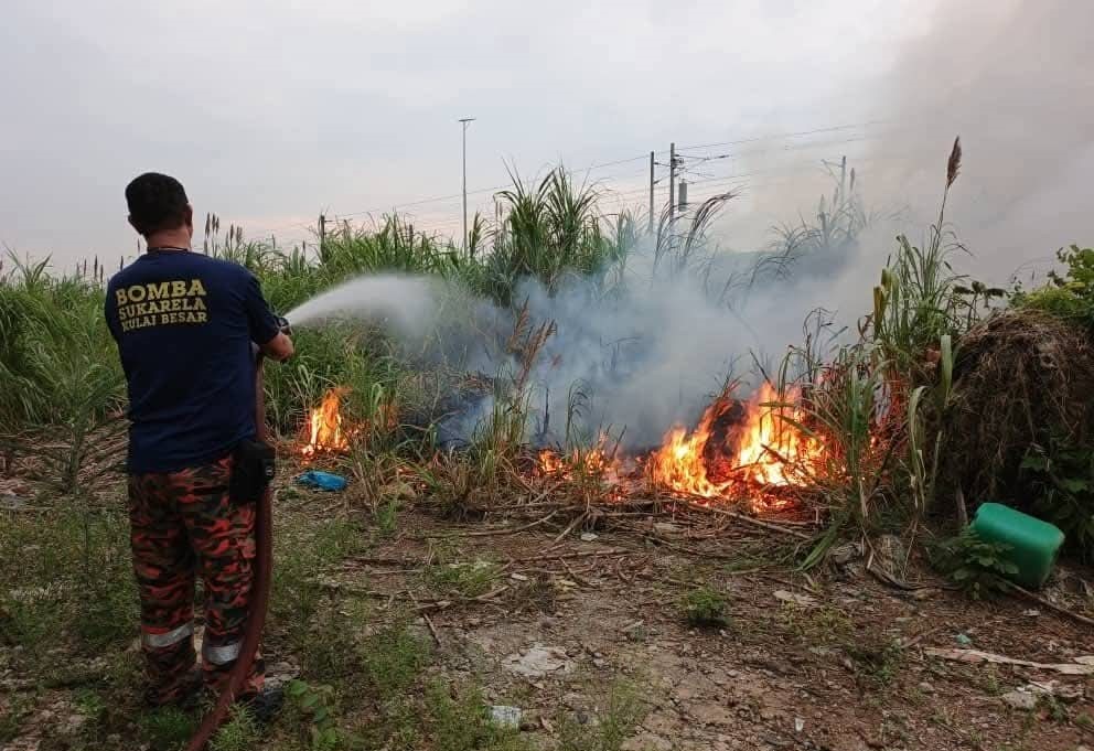 （已签发）柔：**封面**民生特工队：大古来19哩变难民村养牛场   引交通卫生问题