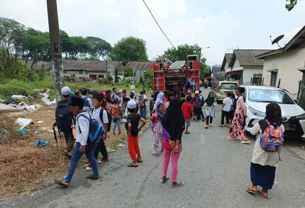 （已签发）柔：**封面**民生特工队：大古来19哩变难民村养牛场   引交通卫生问题