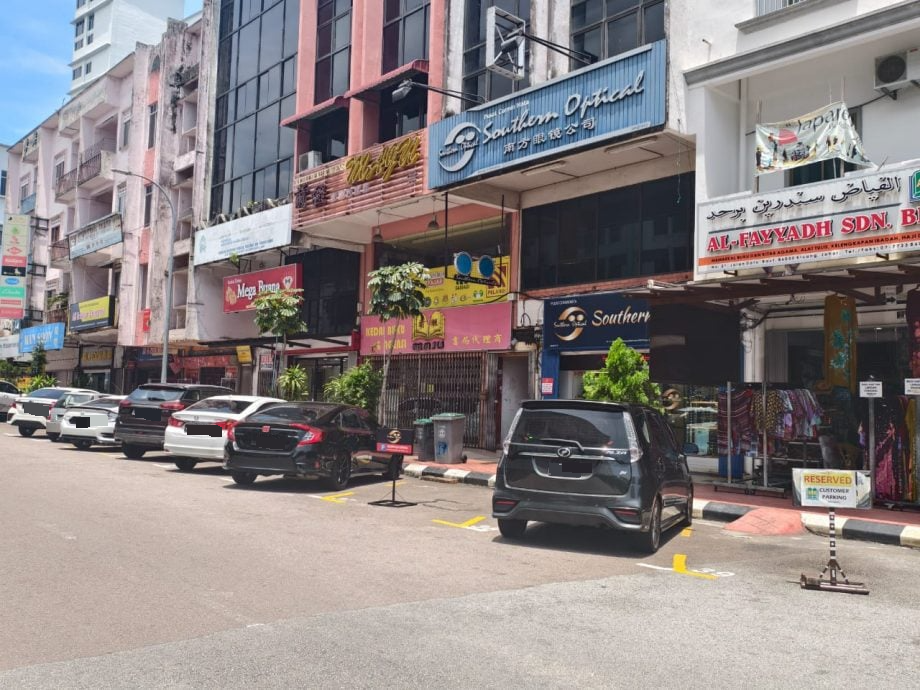 （已签发）柔：居銮停车月费明年起涨   繁忙地区或限租1车位