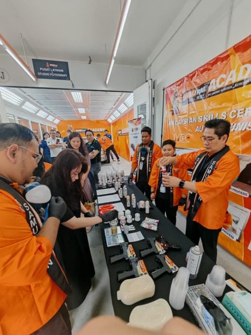 SAMURAI 2K Aerosol办公楼新张   推出首款汽车专业喷涂