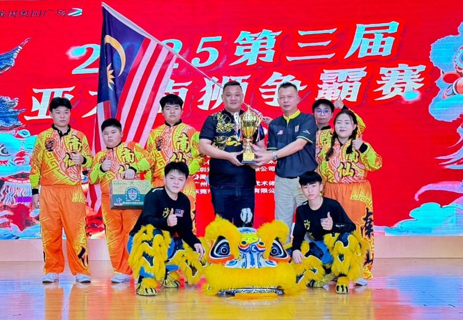 (已签发)柔:柔佛2狮队揽获 亚太国际高桩南狮争霸赛冠亚军