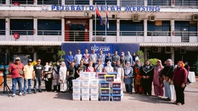 柔机构与苏丹依布拉欣基金会   援助岛屿居民