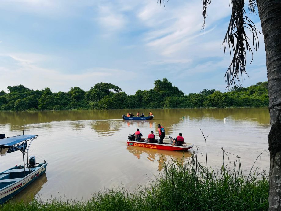 (已签发)柔:汽车不明原因坠河 搜救司机行动进行中