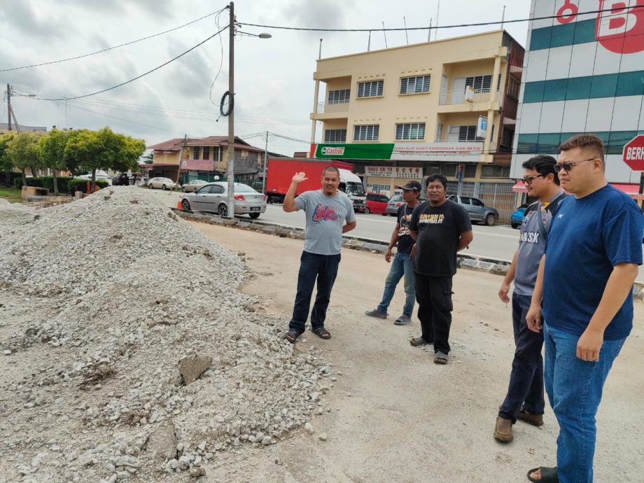 文打烟小贩中心停车区沟墙裂　  修复工程预年底完工