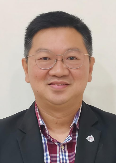 （已签发）柔：**版二头**古来商区野狗成群   居民忧安全卫生问题