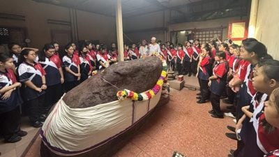 昔康文女中中五考生 参访大悲水宫祈福