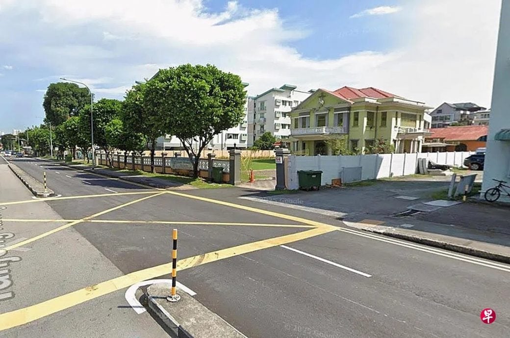 （已签发）柔：狮城二三事：六旬妇撞倒老妇 碾压拖行没停车