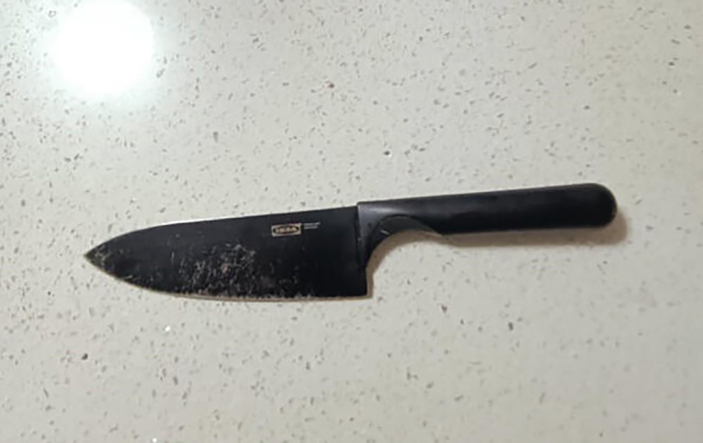 (已签发)柔:狮城二三事:动粗致母骨折 持刀恐吓妻子 男子坐牢10个月